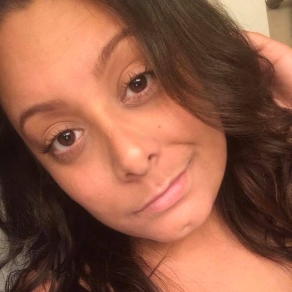 Meet your Posher, Veronica - Picture 1 of 1